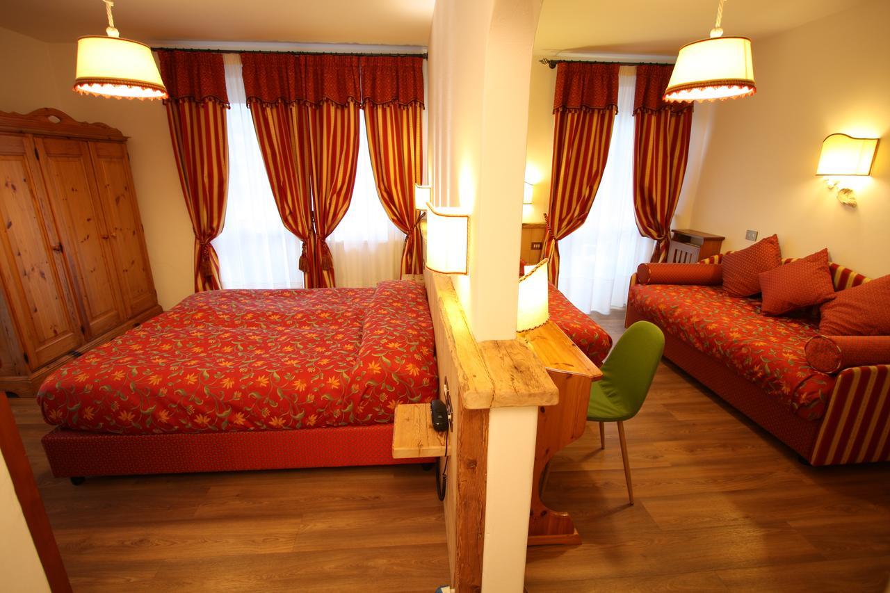 Camera Matrimoniale con Letto Supplementare
