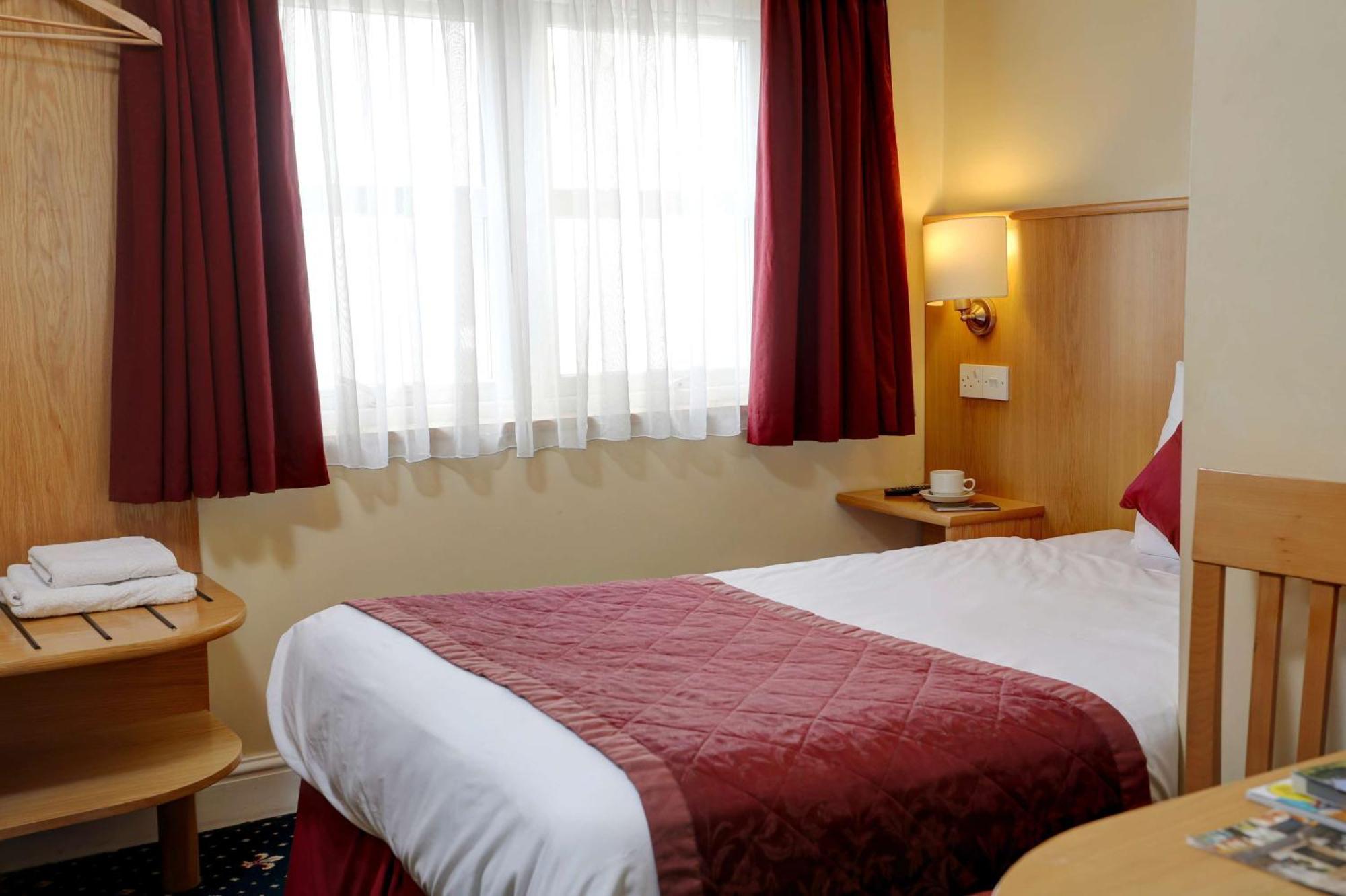 Cozy Single Room,894224746:JPEG