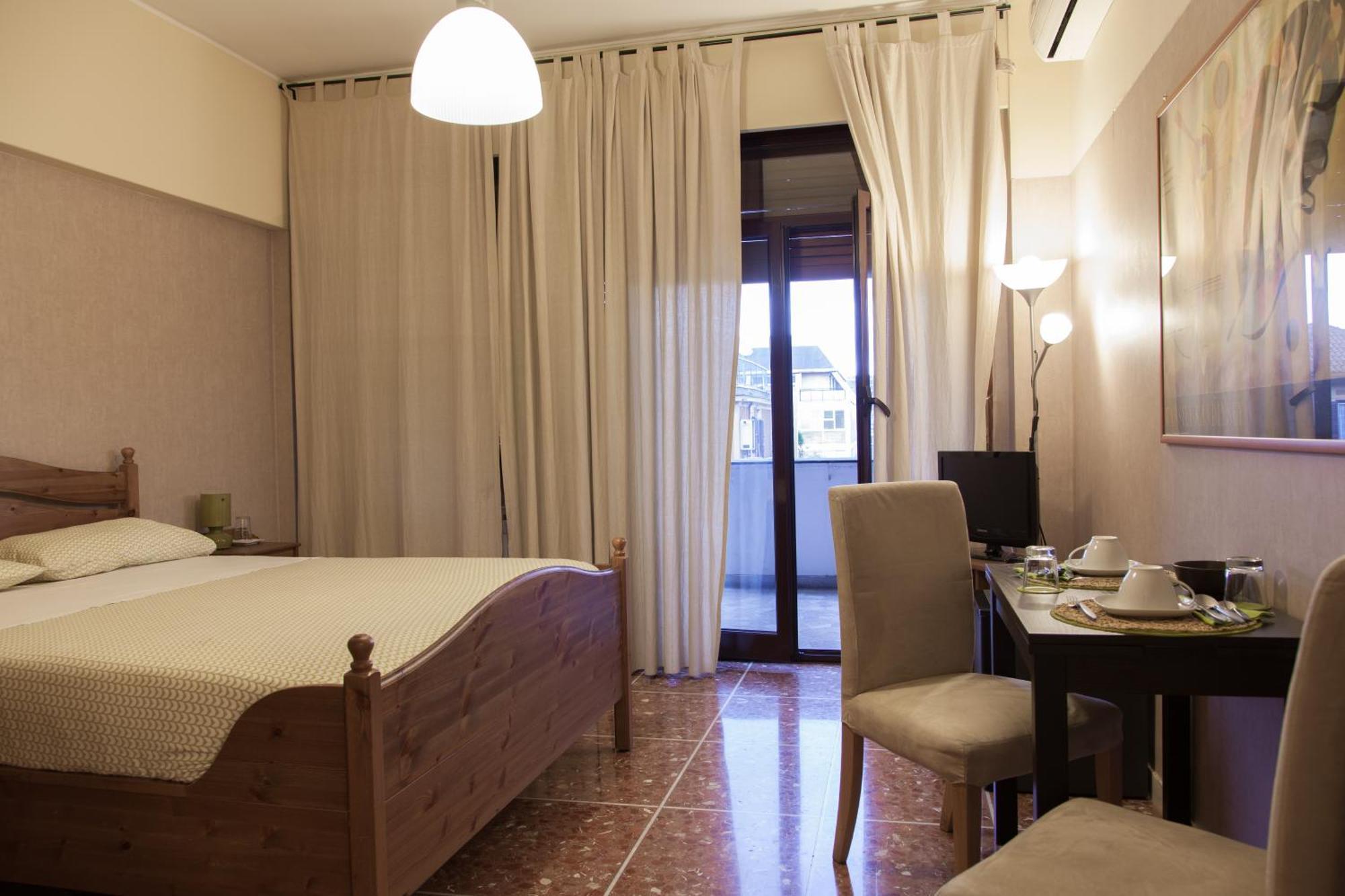 Double Room with Balcony,681679131:JPEG