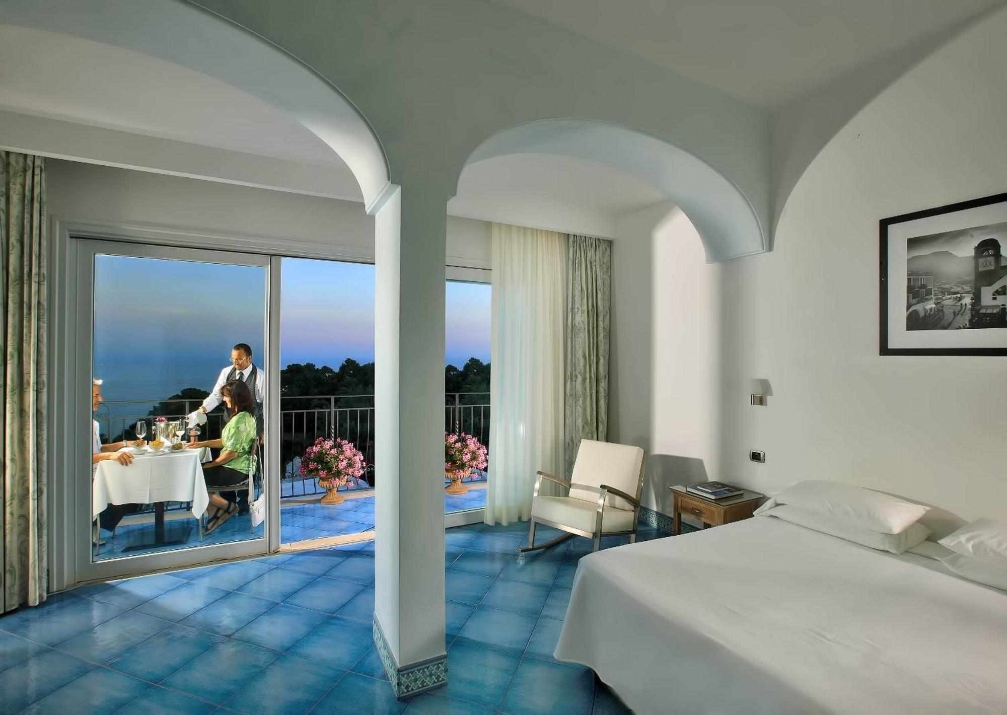 Deluxe Superior Top Floor Sea View balcony