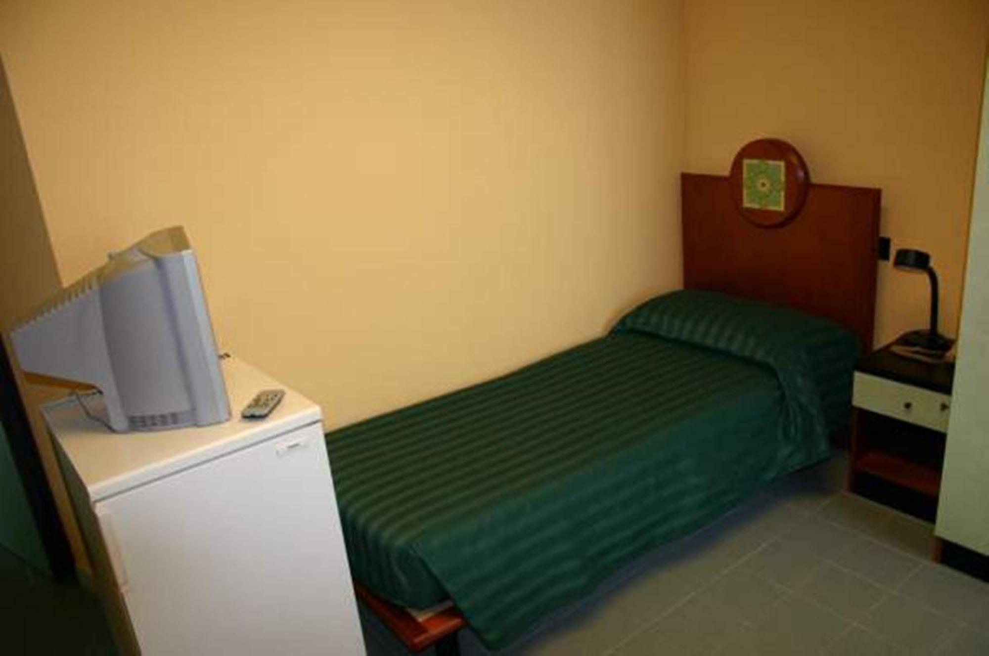Economy Single Room,1588038371:JPEG