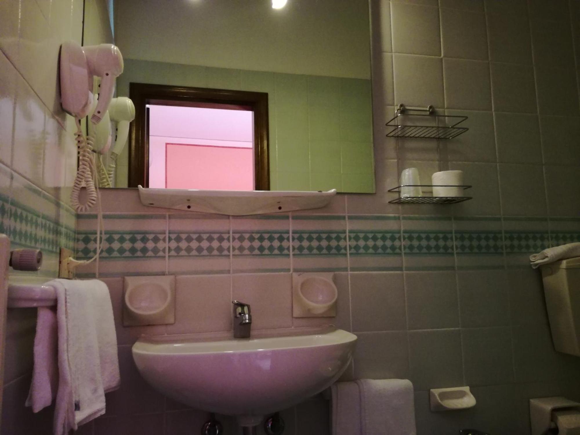Double Room,685694646:JPEG