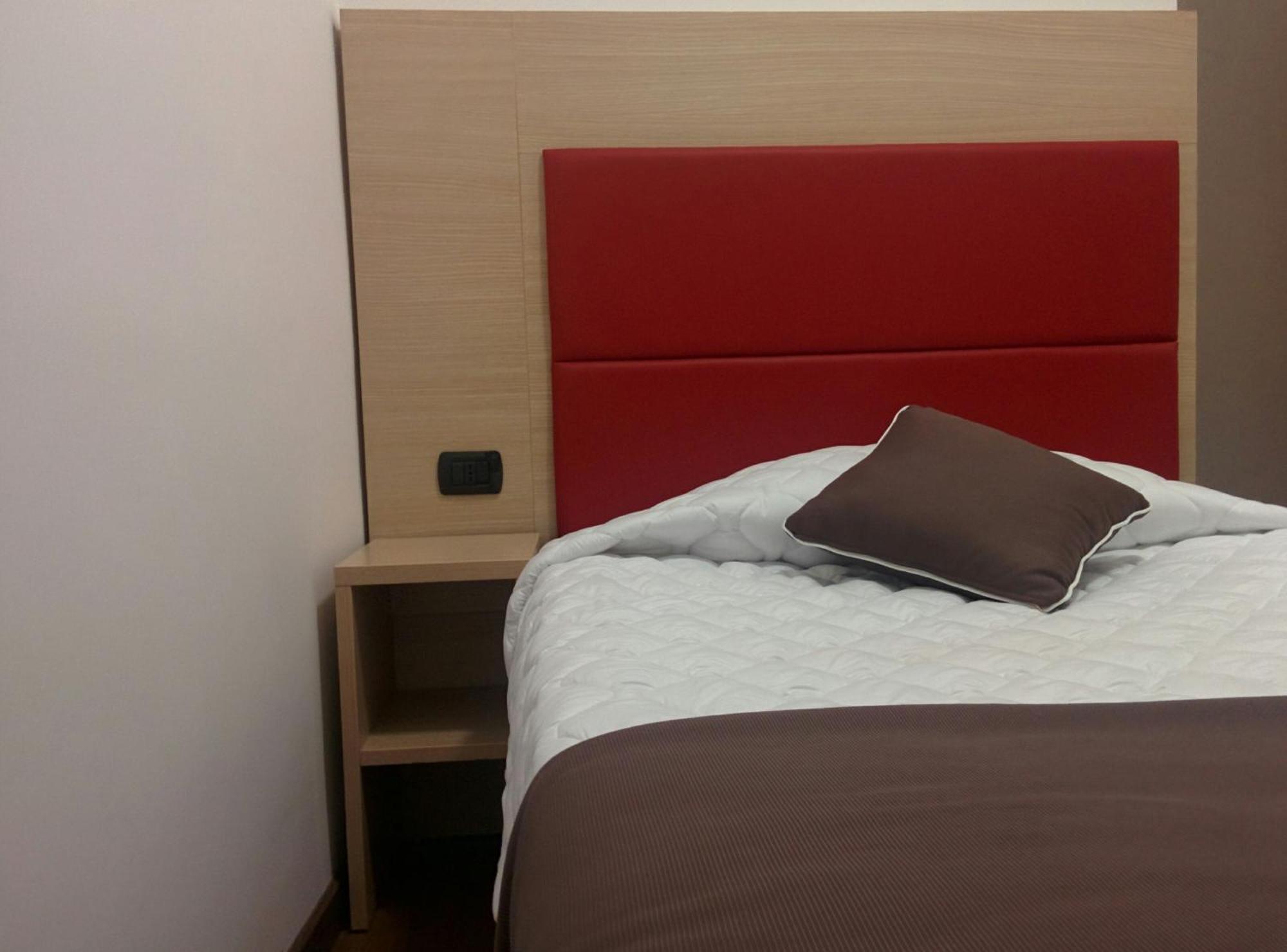 Single Room,1588155993:JPEG
