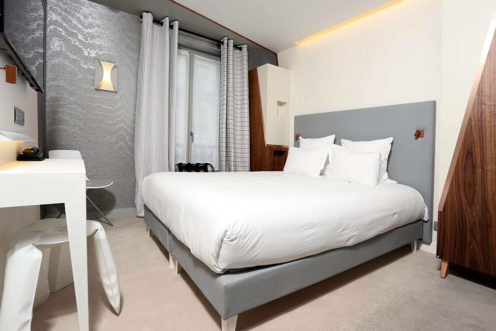 Small Deluxe Single Room,693639702:JPEG