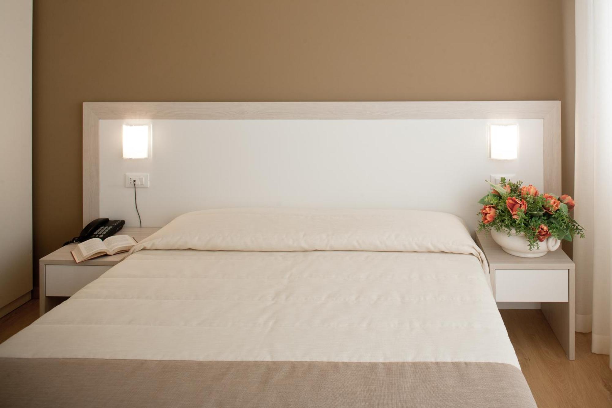 Double Room,57750496:JPEG