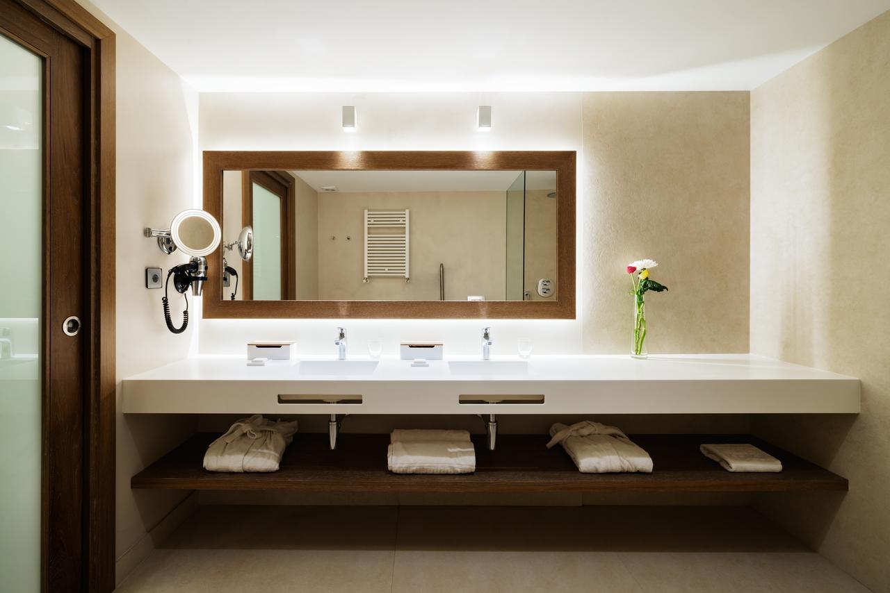 Superior Design Triple Room,1207984075:JPEG