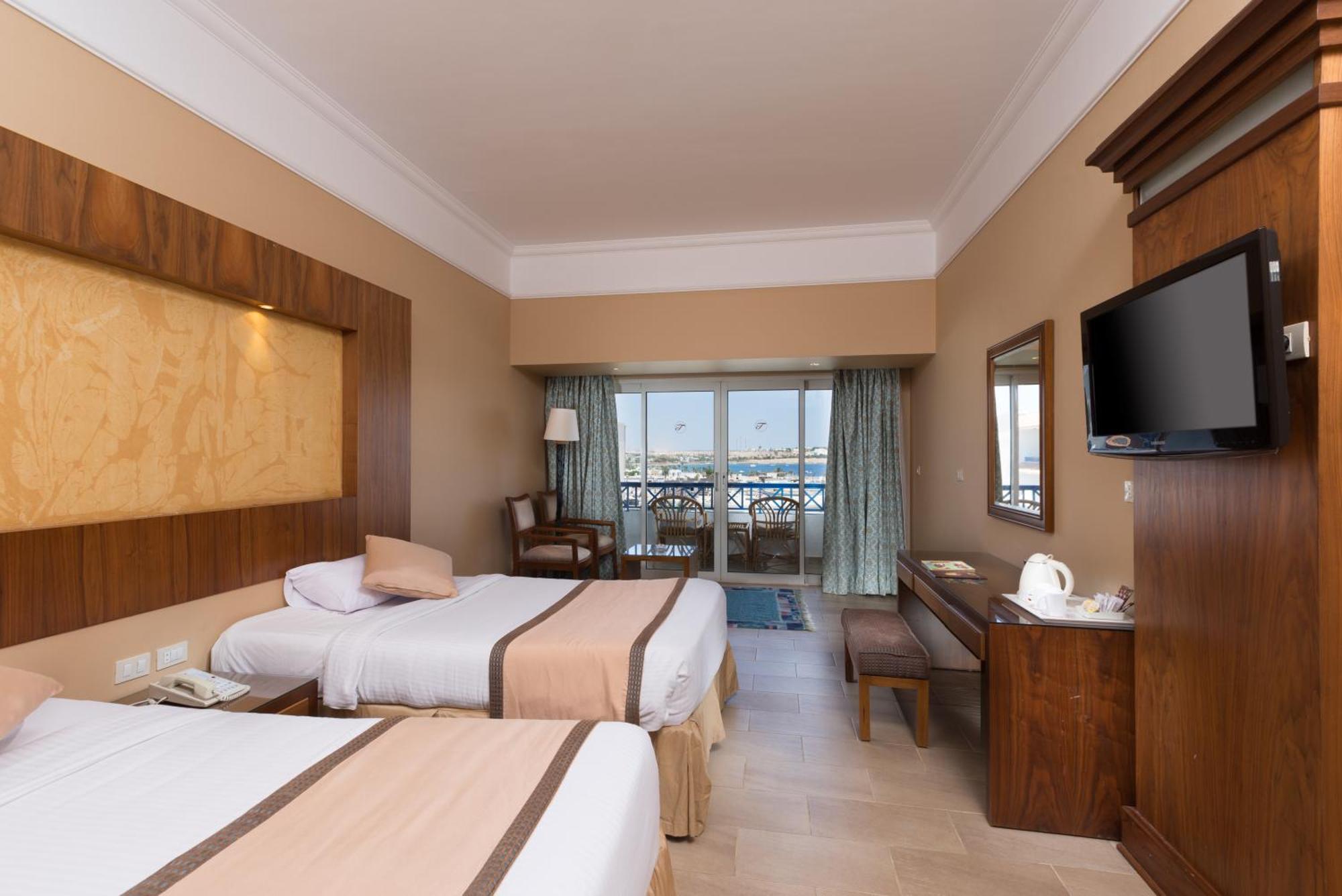 Club Double Room,1259693971:JPEG