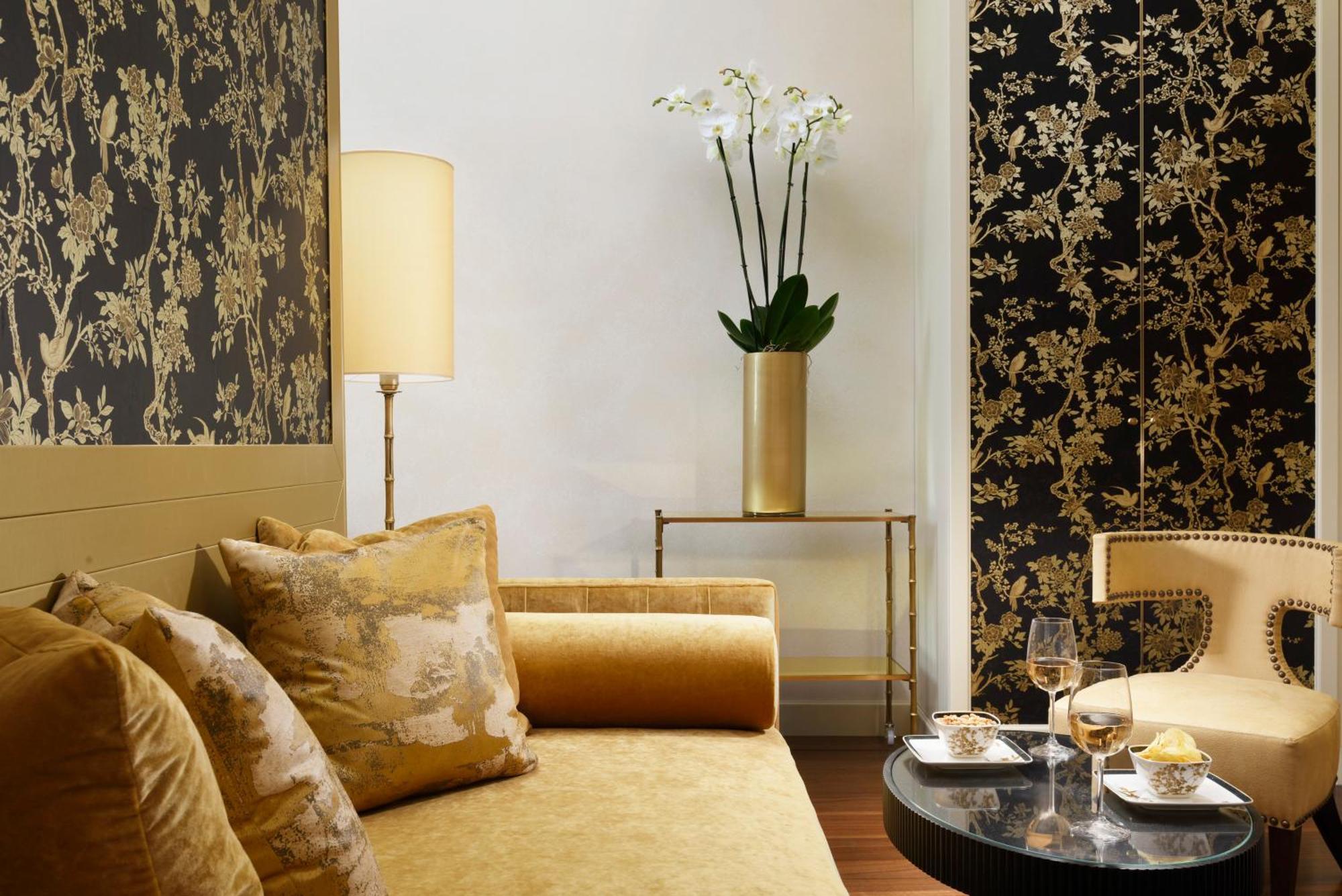 Luxury Suite,698848953:JPEG