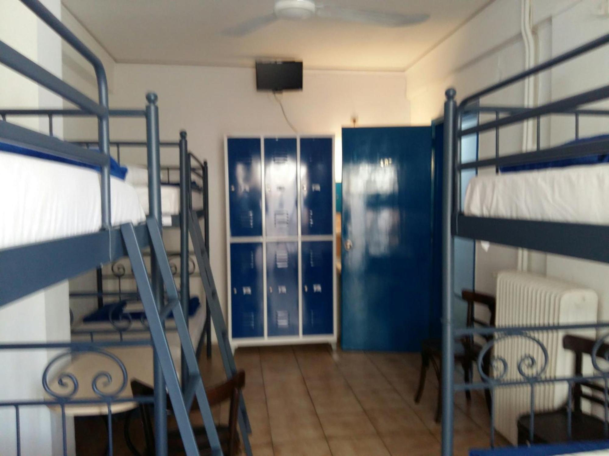 Posto Letto in Dormitorio Misto con 6 Letti