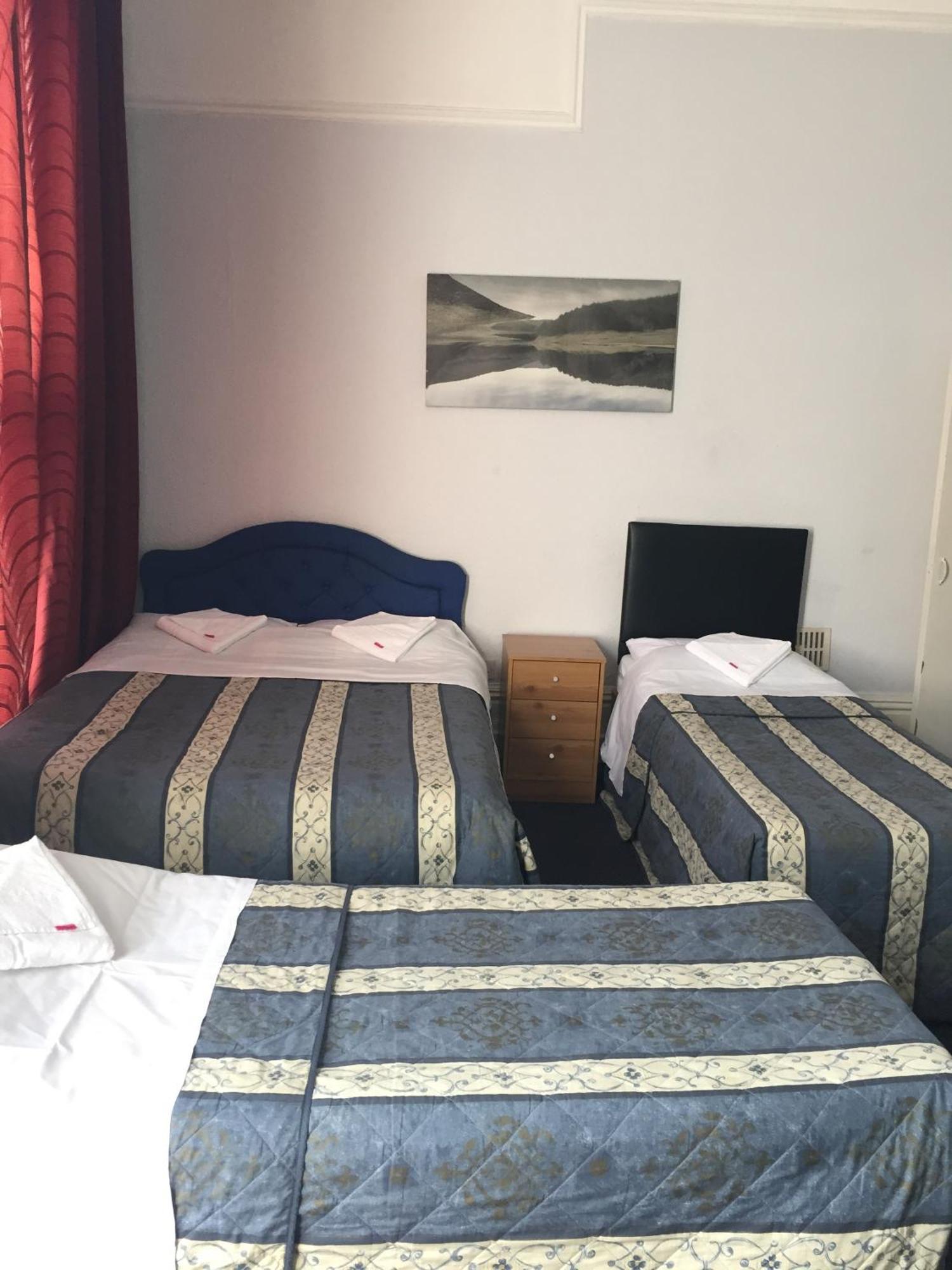 Camera Familiare (5 Adulti) con Bagno Privato