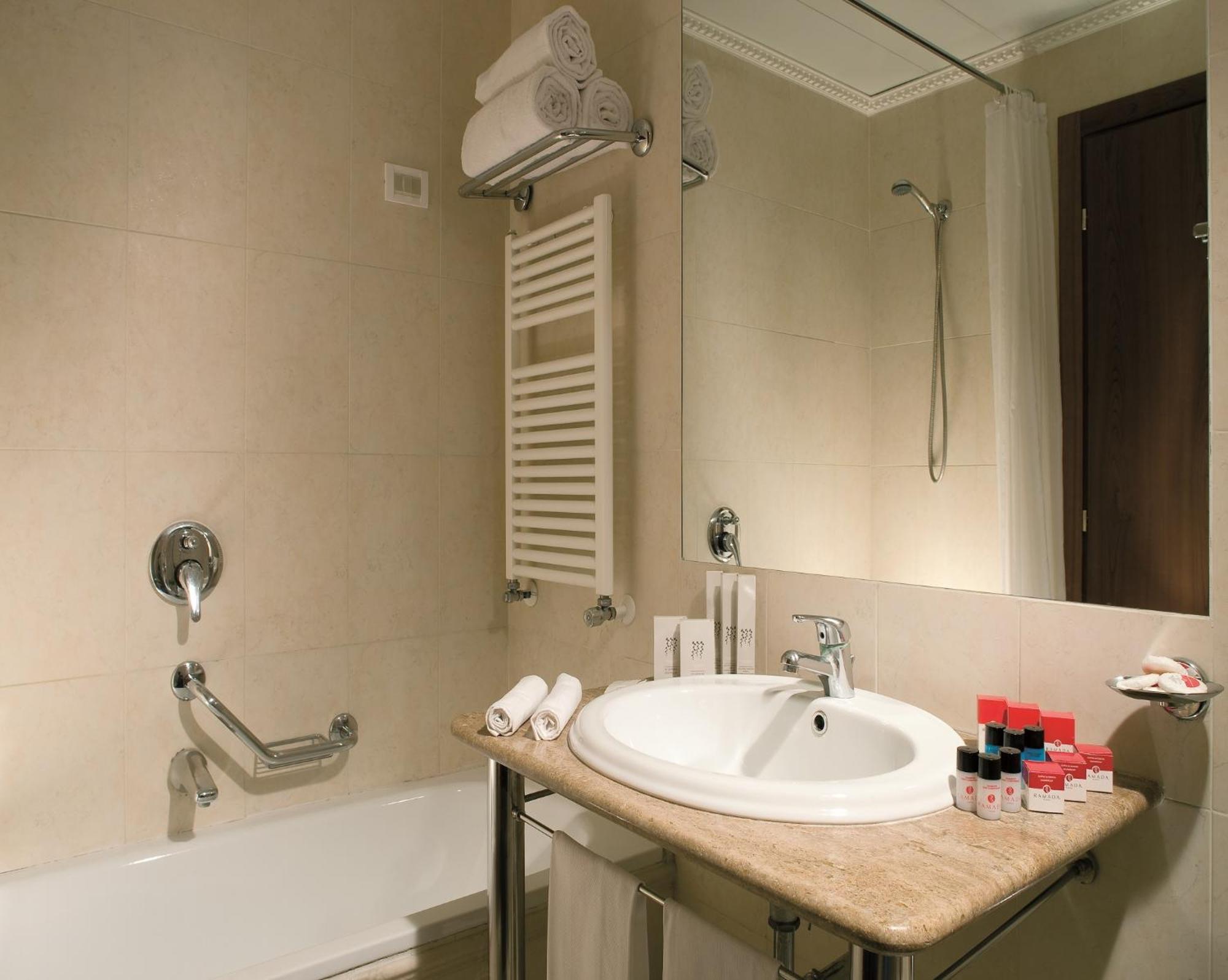 Superior Double Room,705269968:JPEG