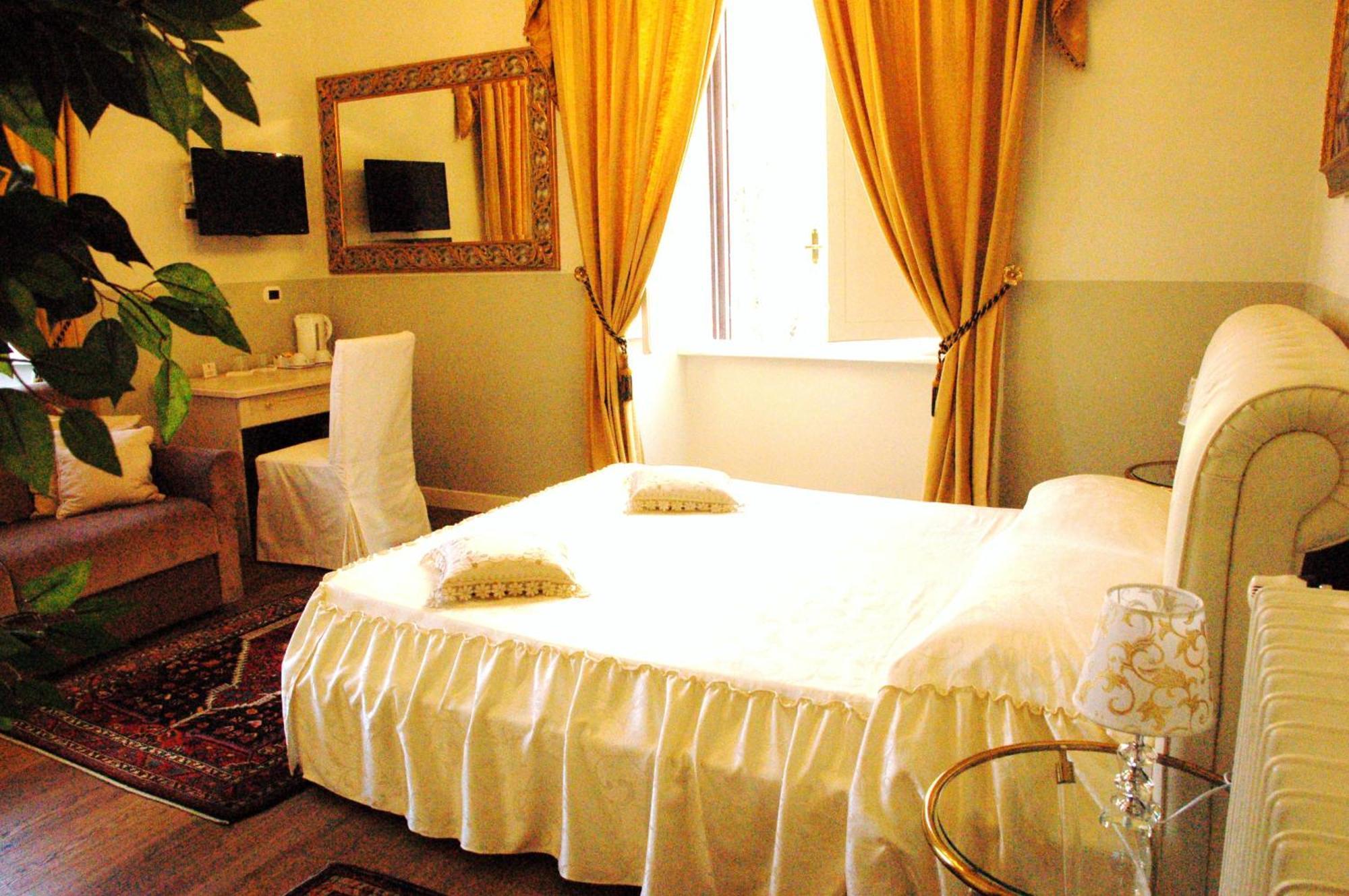 Double Room,1407488165:JPEG