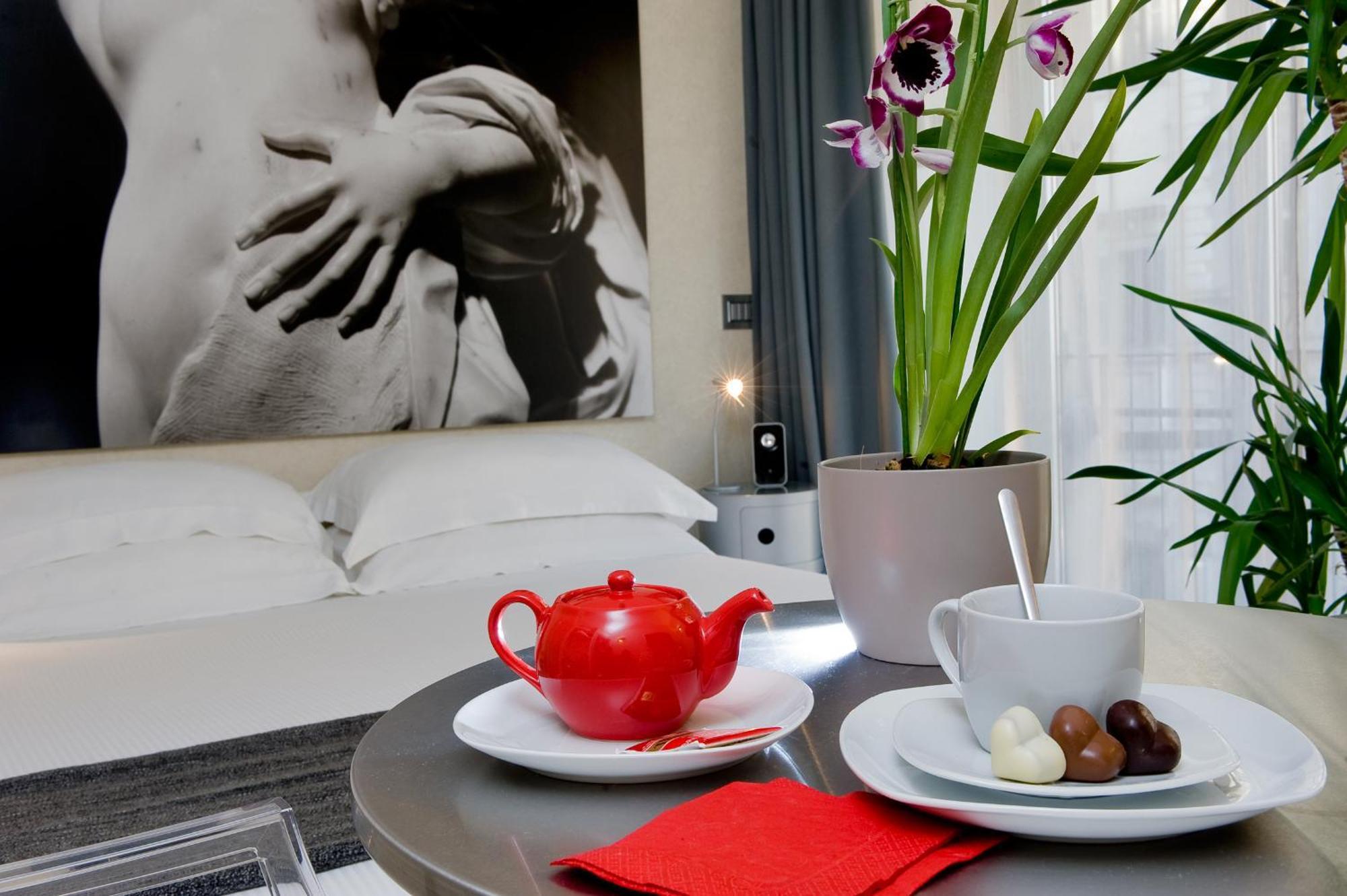 Superior Double Room with Terrace and Courtyard View,708485194:JPEG
