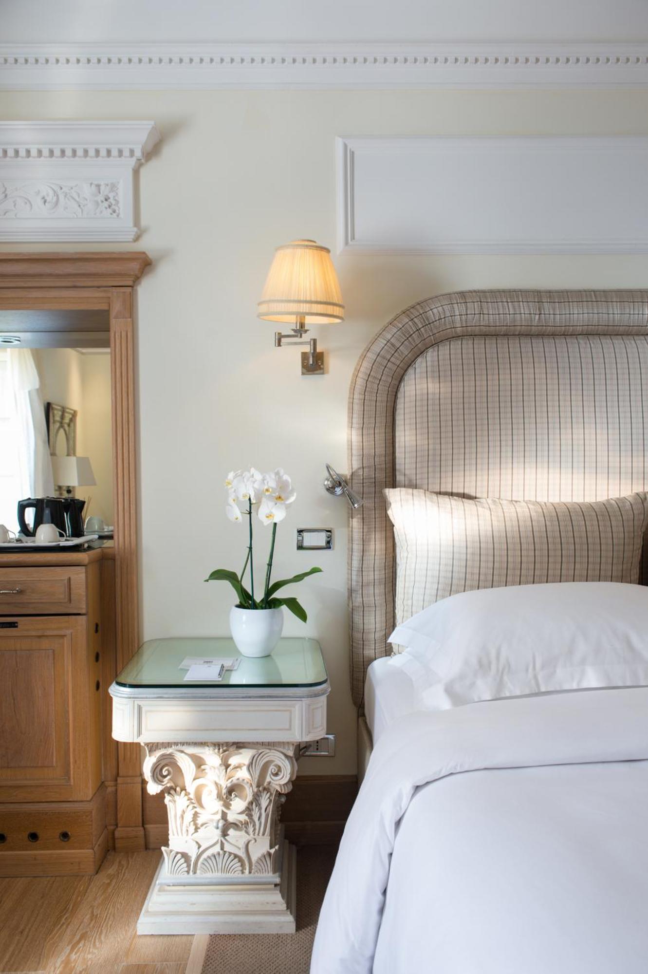 Deluxe Double Room with City View,710276731:JPEG