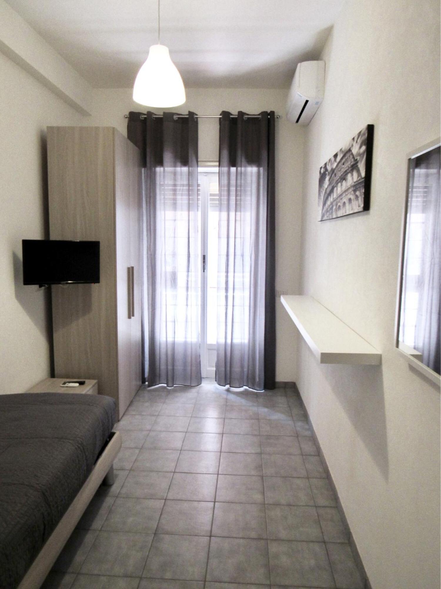 Camera Singola con Bagno Privato Esterno