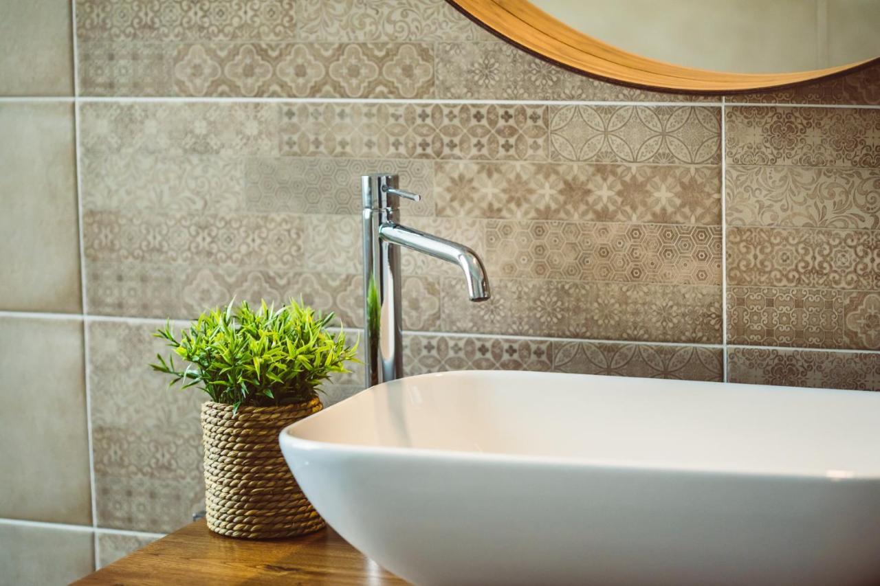 Deluxe Suite Spa Bath