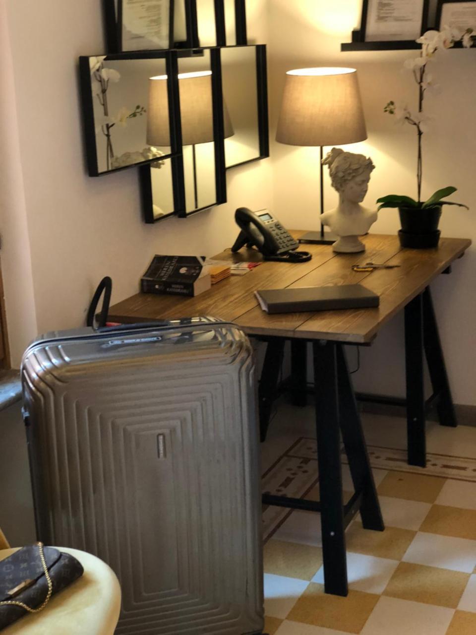 Appartamento con 2 Camere da Letto e Terrazza - Dependance