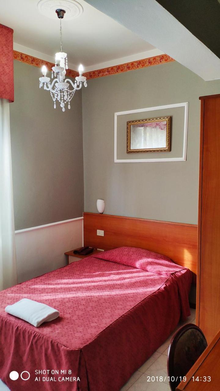 Single Room,743764540:JPEG
