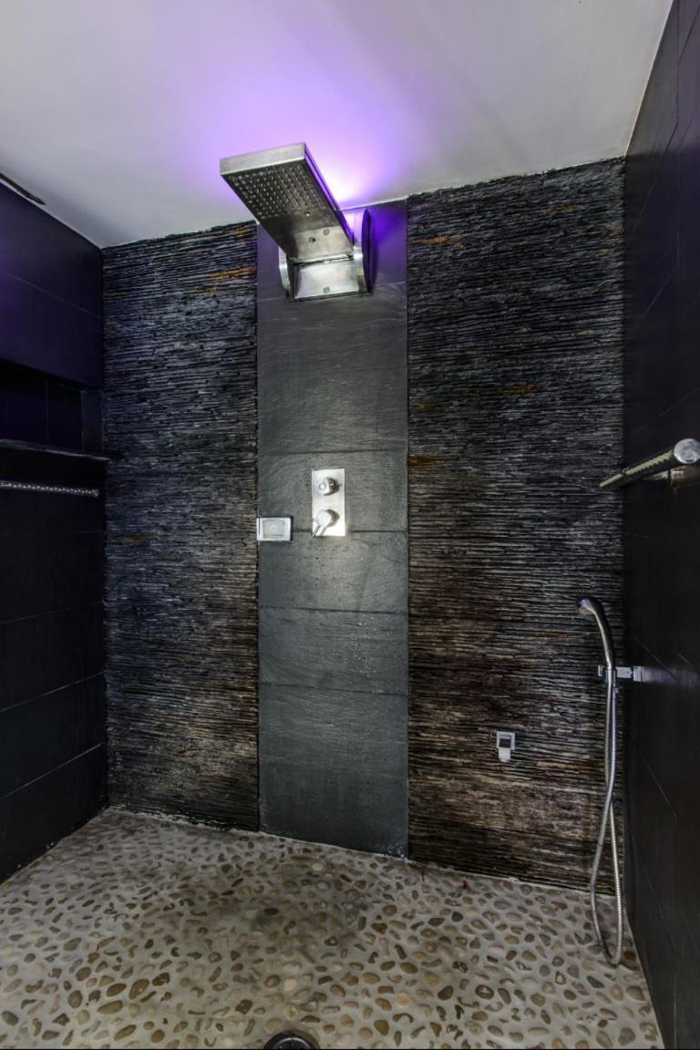 King Suite with Spa Bath,737889052:JPEG