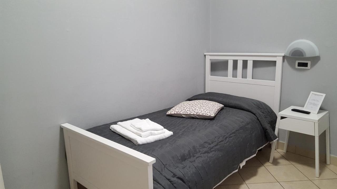 Standard Single Room with Shared Bathroom,1215876955:JPEG