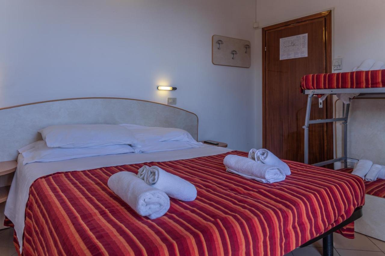 Quadruple Room,752451275:JPEG