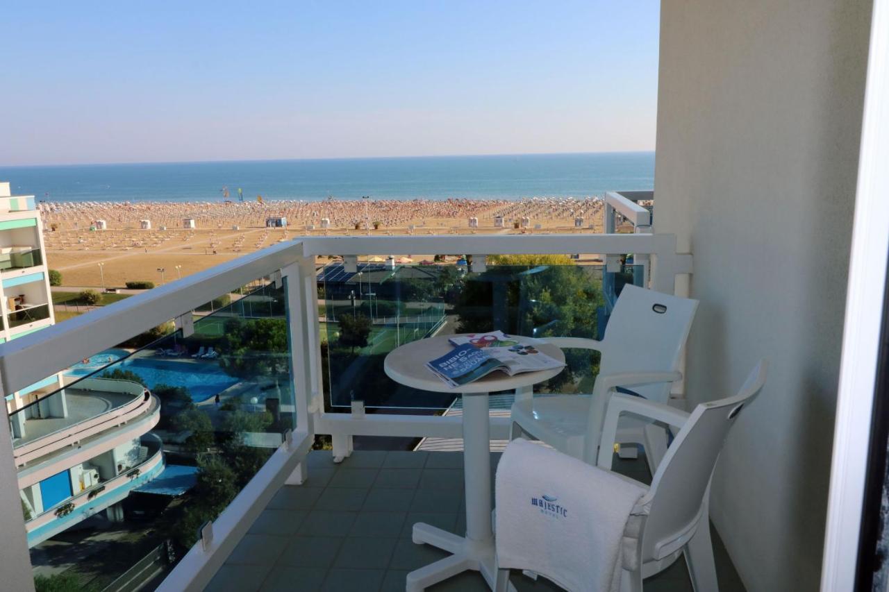 Camera Tripla Comfort con Vista Mare Laterale