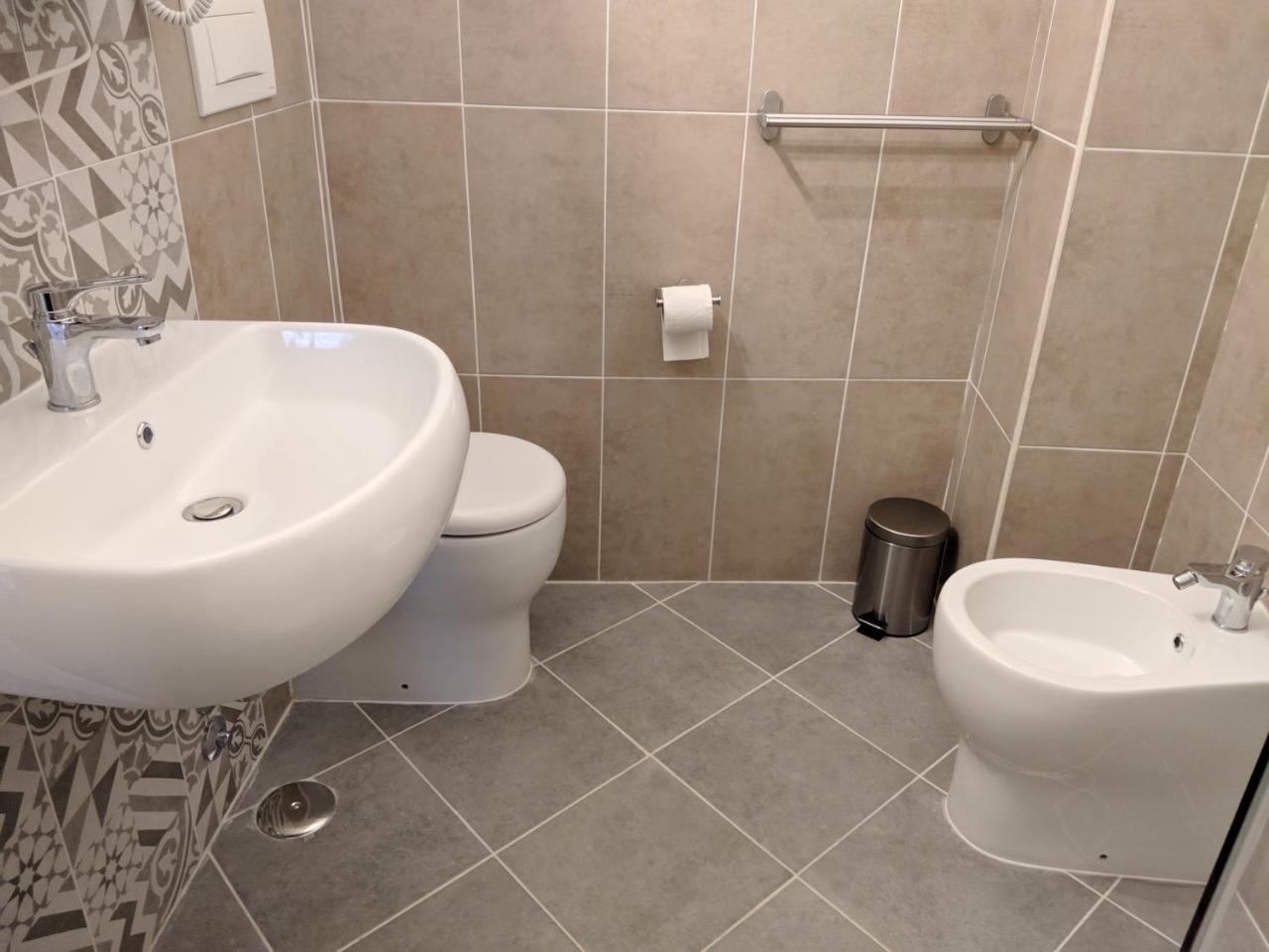 Double or Twin Room with Private Bathroom,1115910993:JPEG