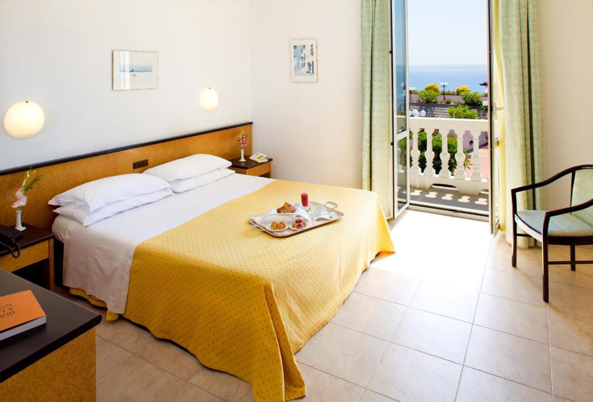 Double Room with Sea View,960938071:JPEG
