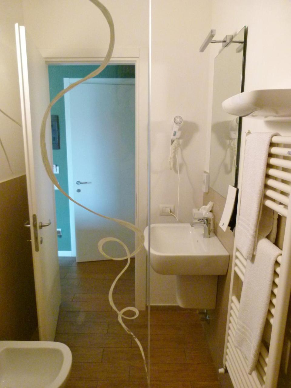Suite,1499165695:JPEG