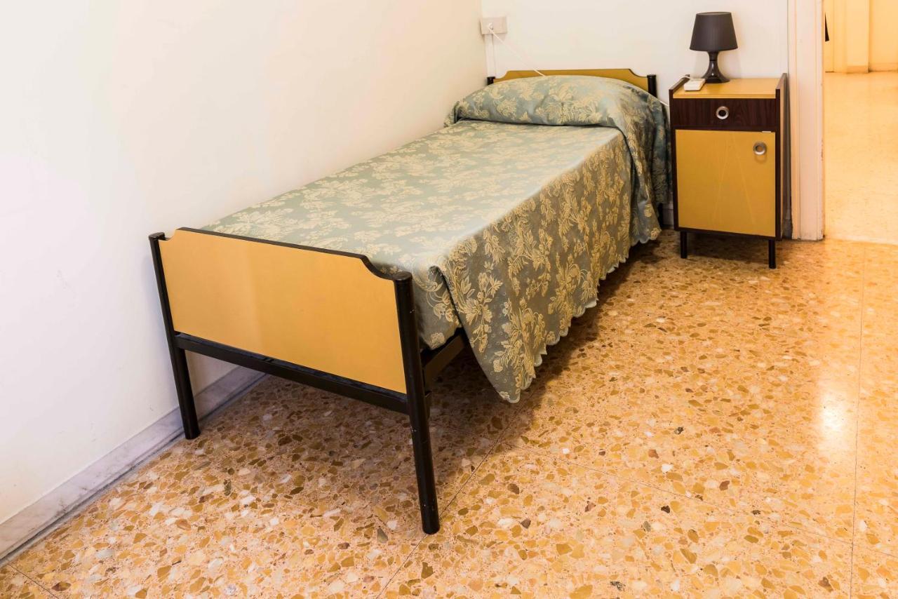 Single Room,1344838868:JPEG