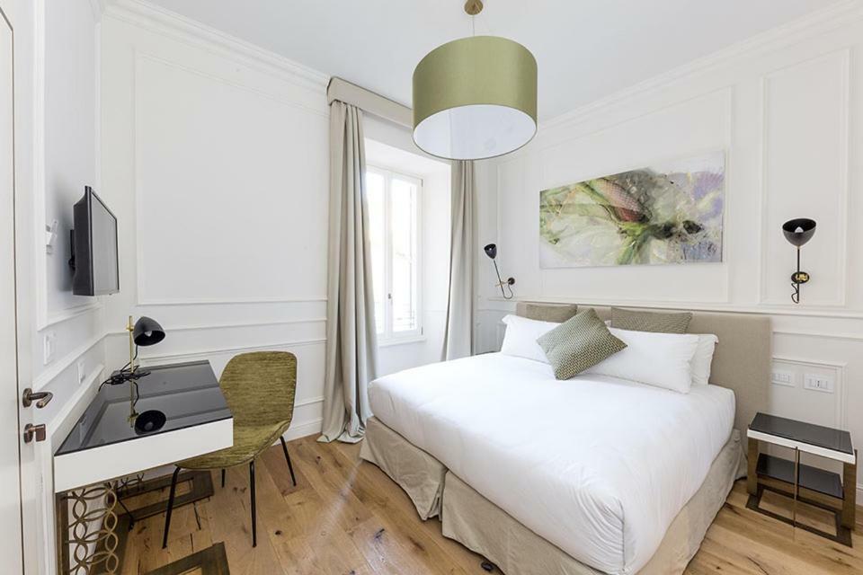 Small Double Room,778095868:JPEG