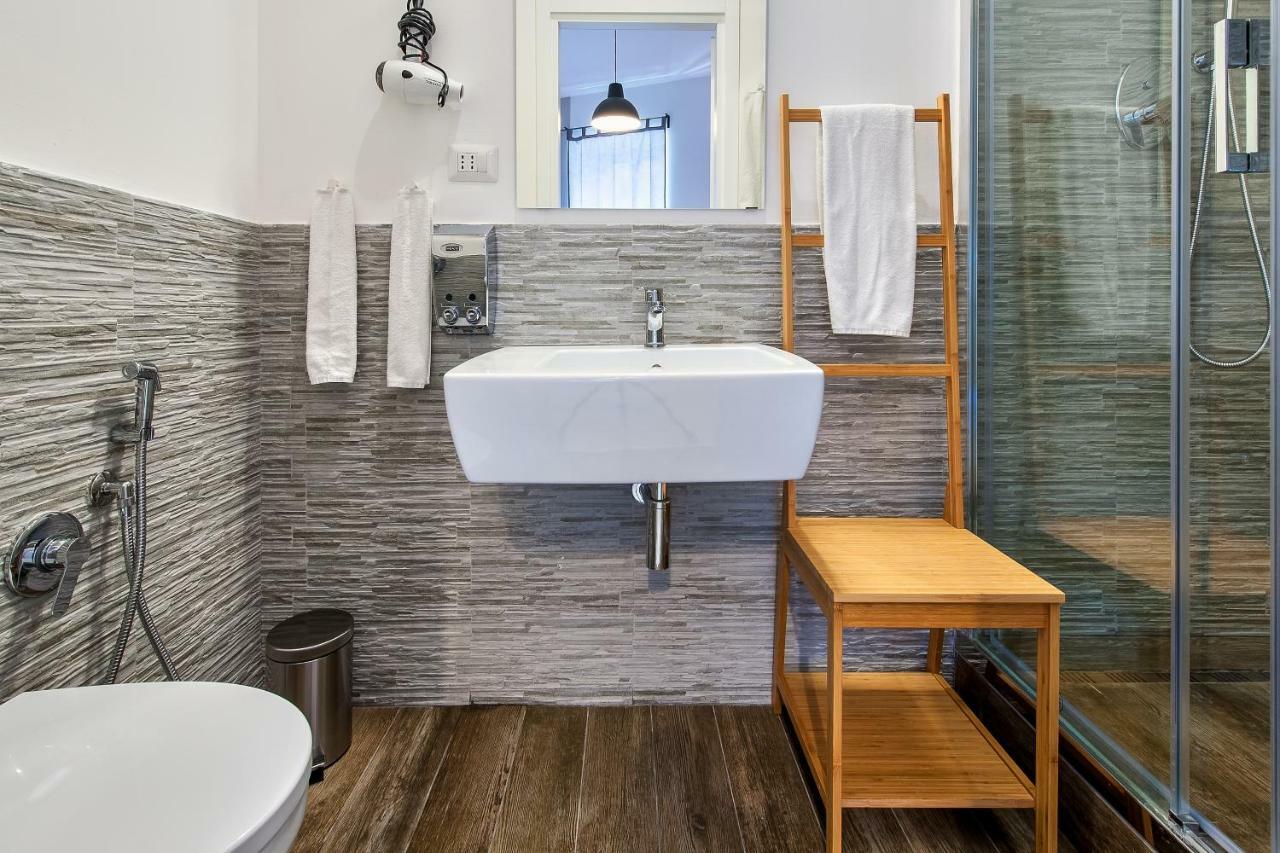 Deluxe Double Room,781047426:JPEG