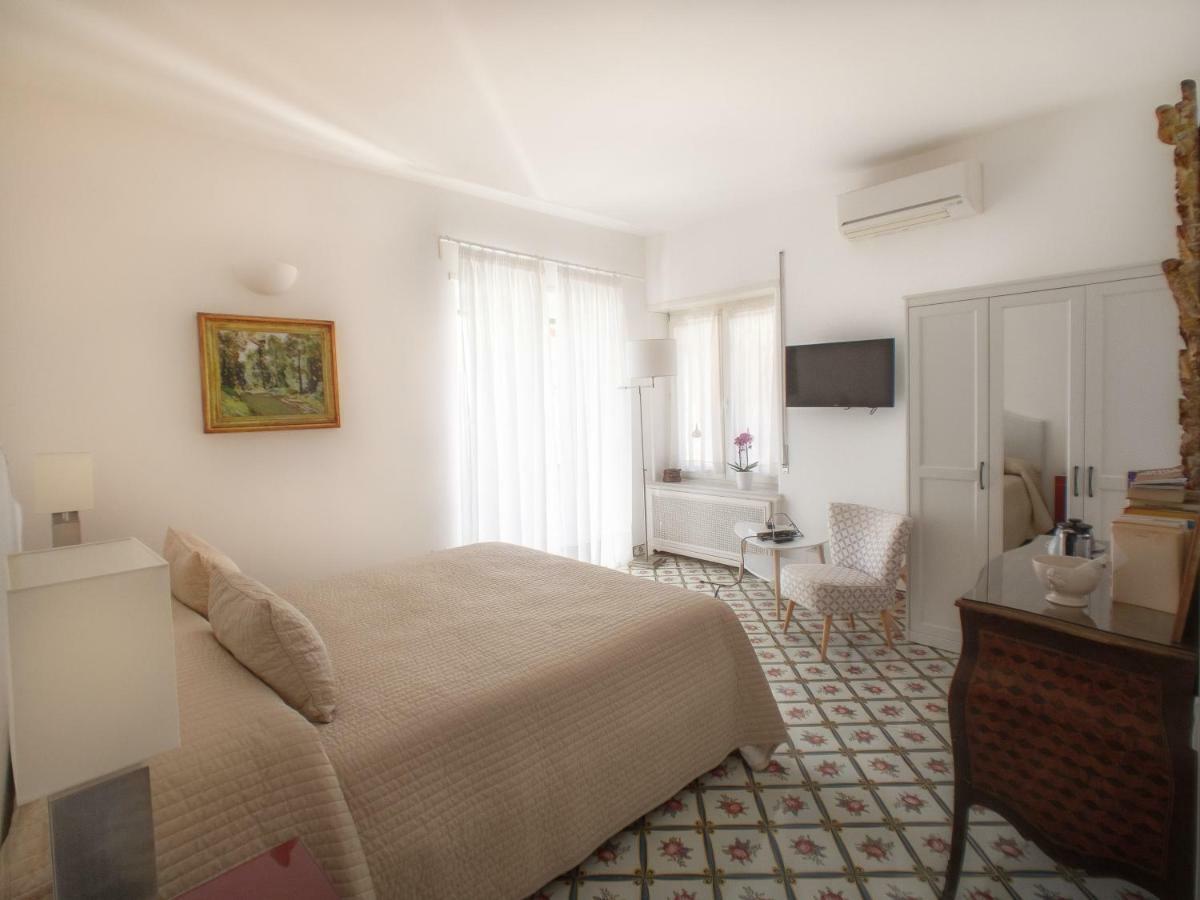 Double Room Patio PA2