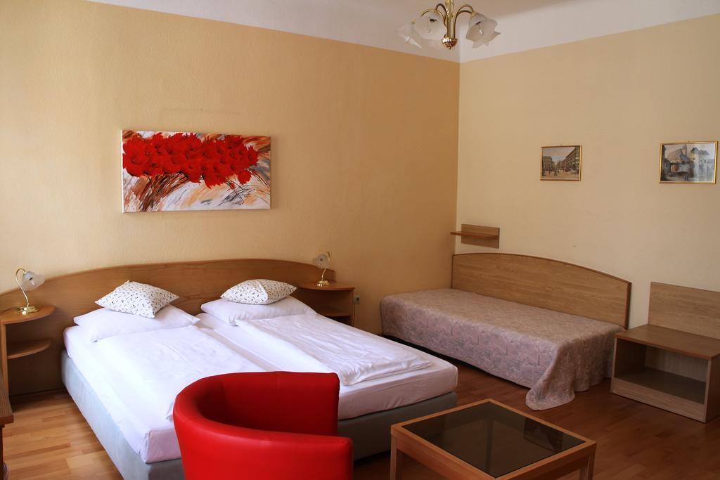 Triple Room,79138419:JPEG