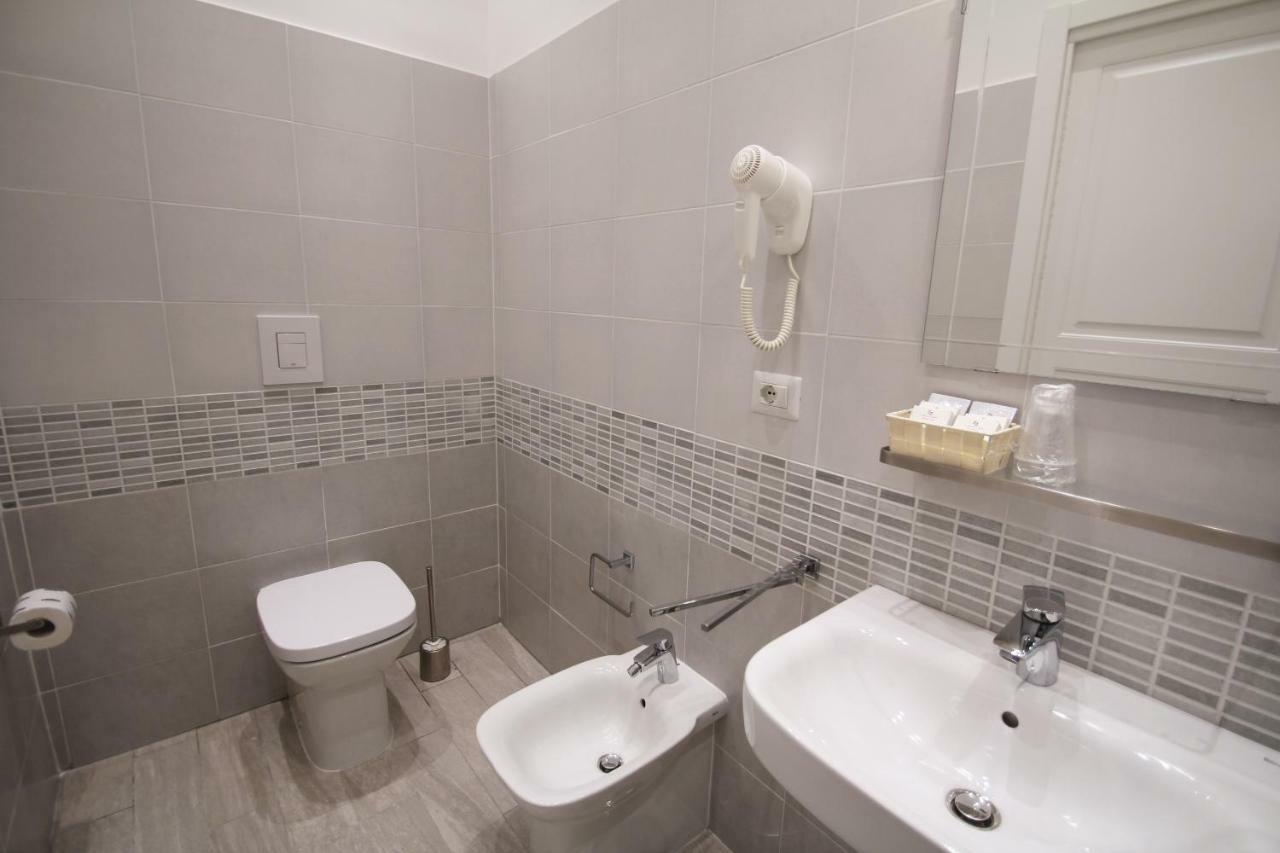 Camera Matrimoniale Deluxe con Bagno Privato