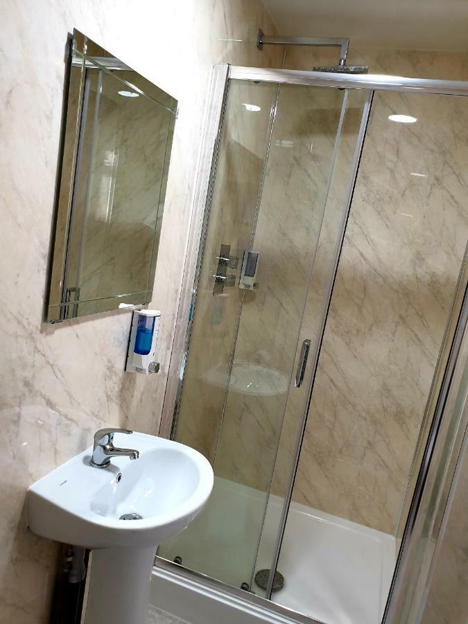 Camera Matrimoniale con Bagno Privato
