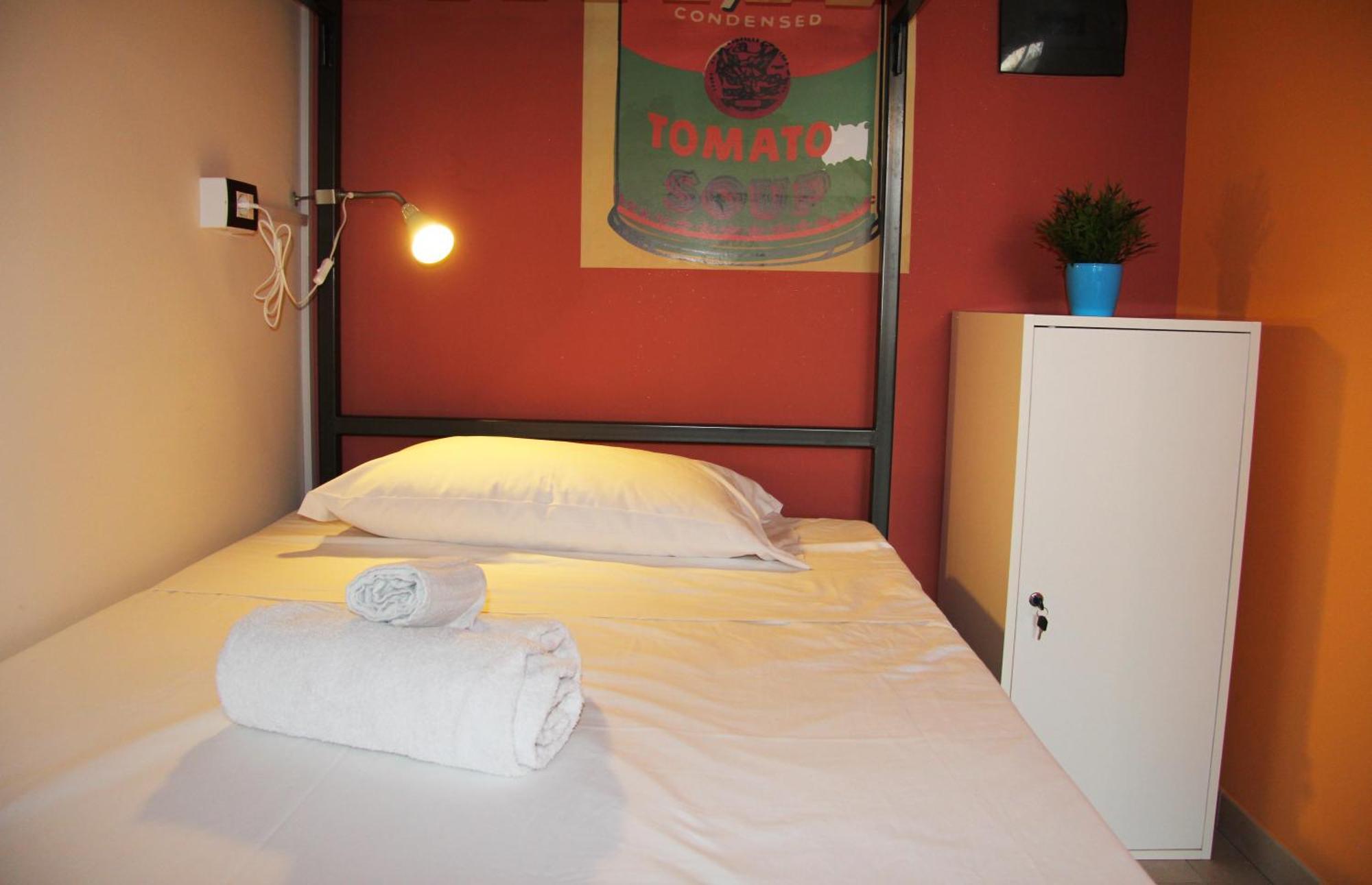 Letto Singolo in Dormitorio Maschile
