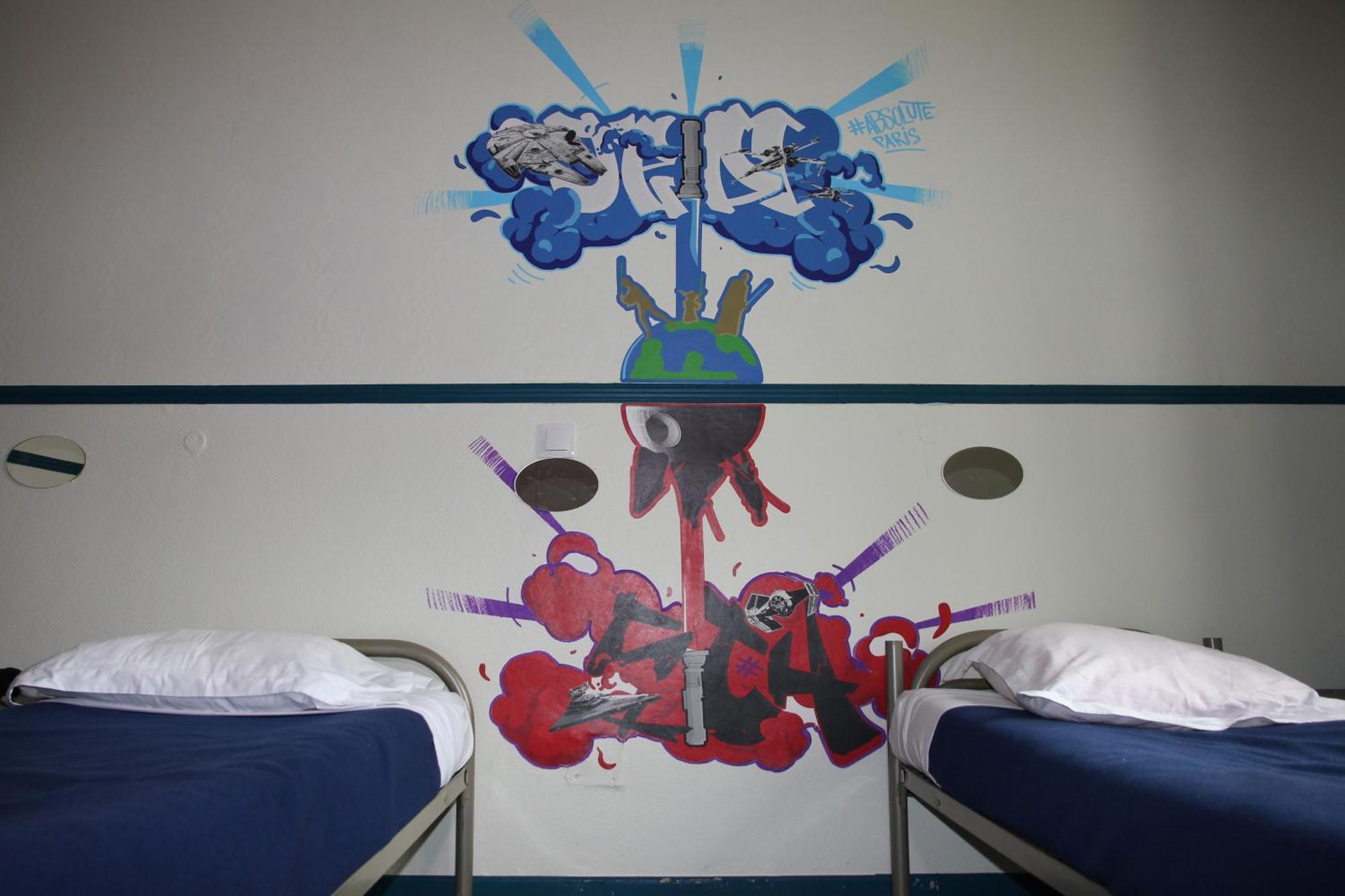 Posto Letto in Dormitorio Misto con 3 Letti