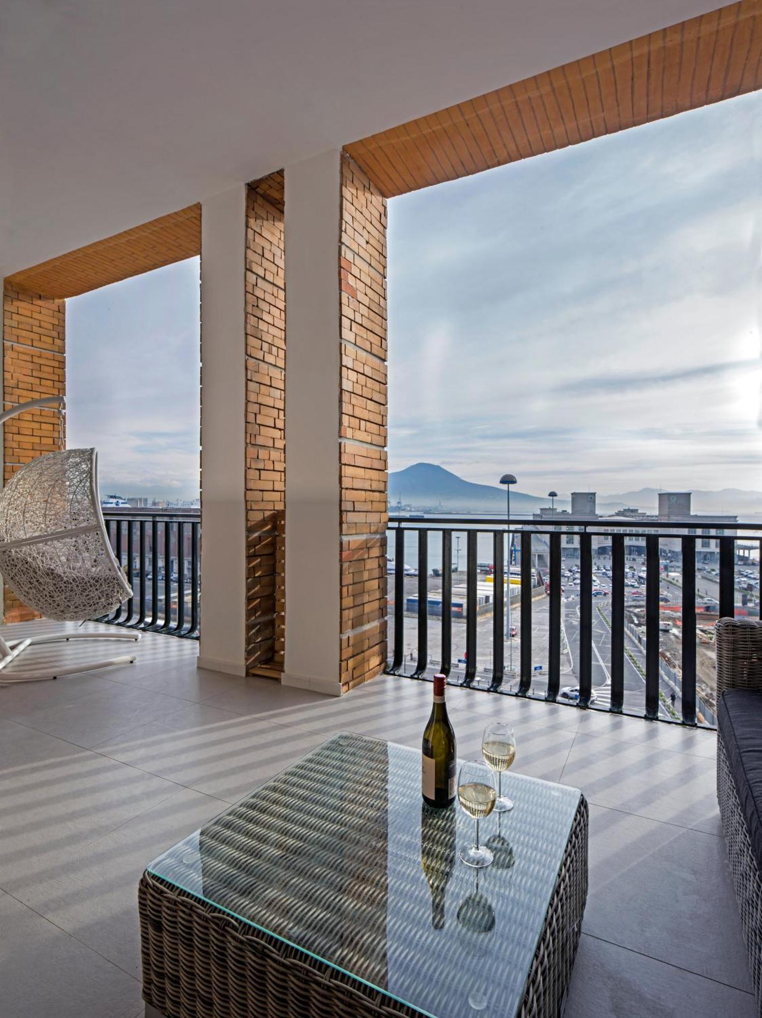 Apartment with Terrace,822915302:JPEG