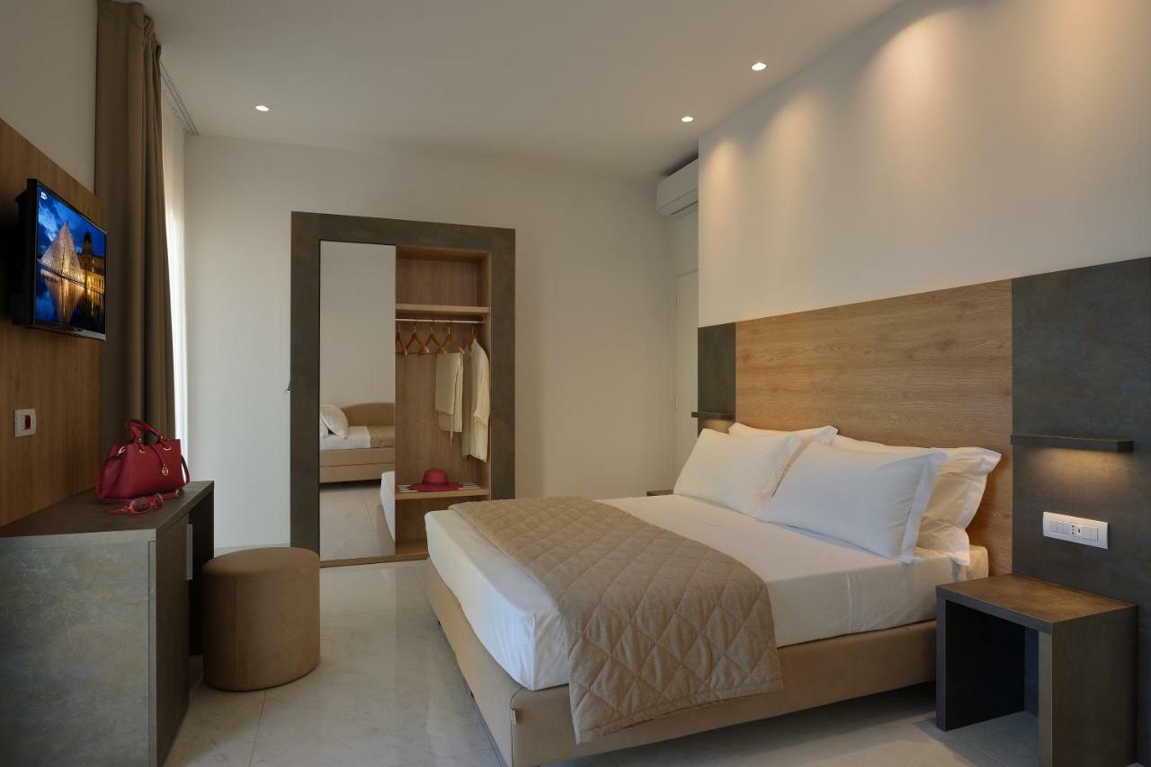 Double or Twin Room,831420305:JPEG