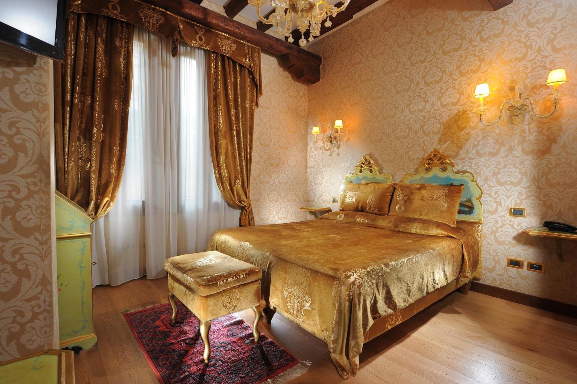 Deluxe Double Room,843235808:JPEG