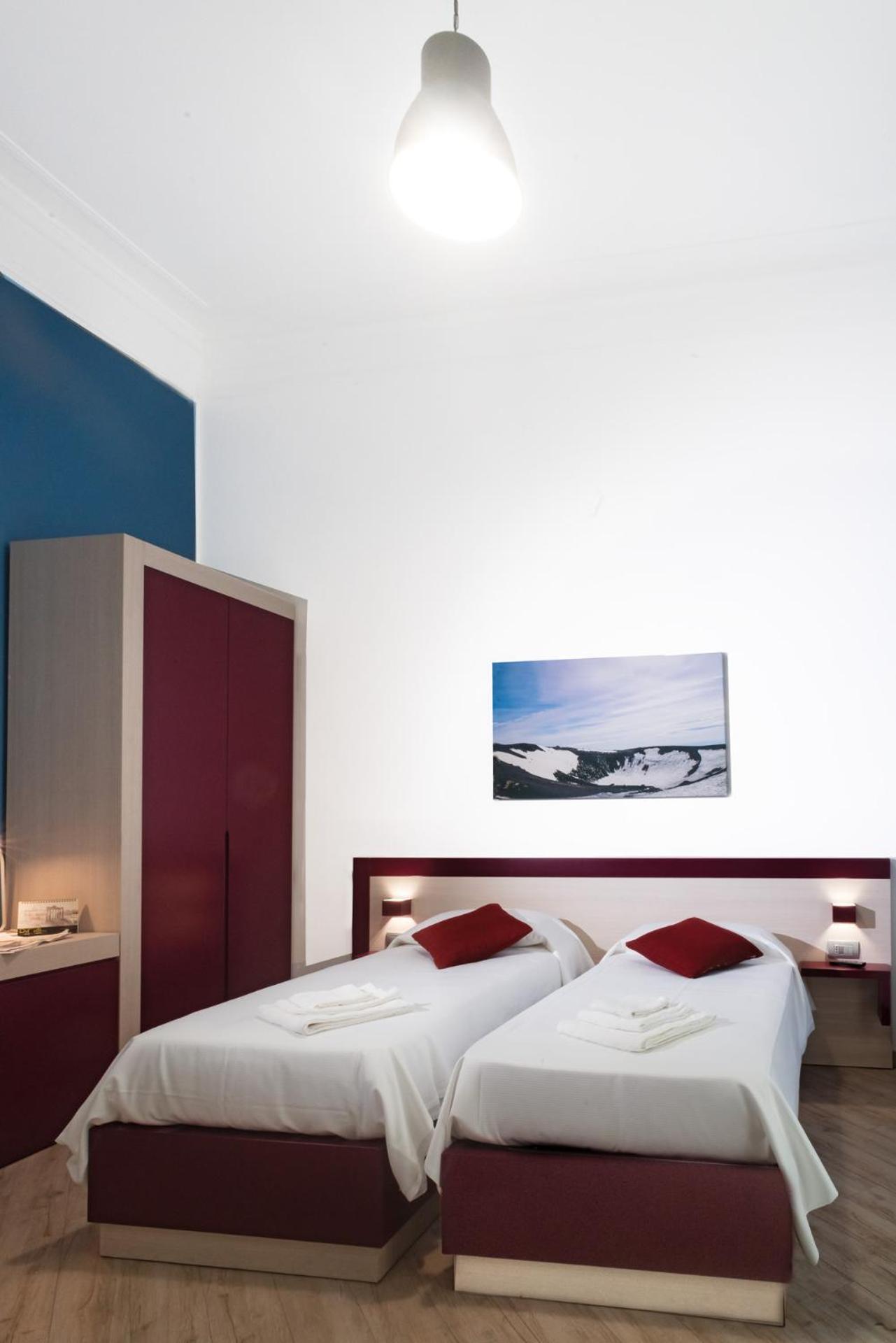 Twin Room,843269828:JPEG