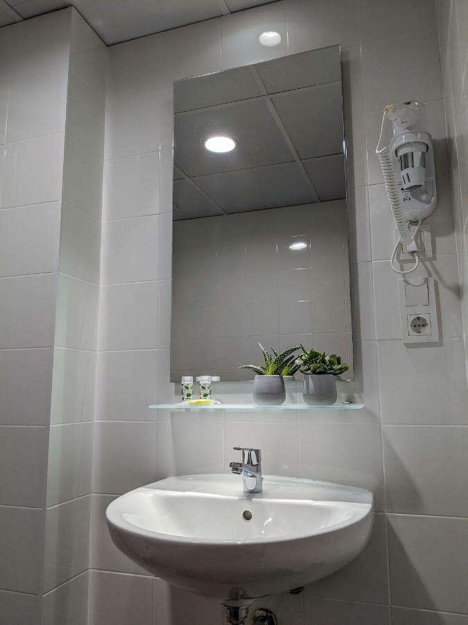 Single Room,1132763244:JPEG