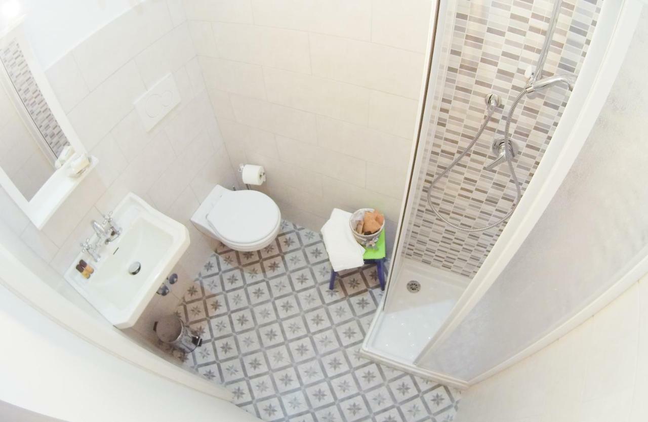 Single Room with Private External Bathroom,850934765:JPEG