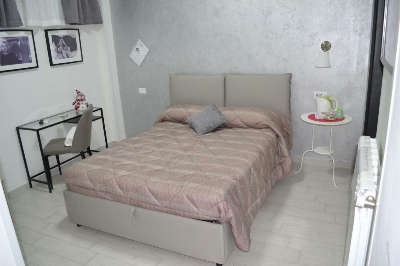 Single Room,852945230:JPEG