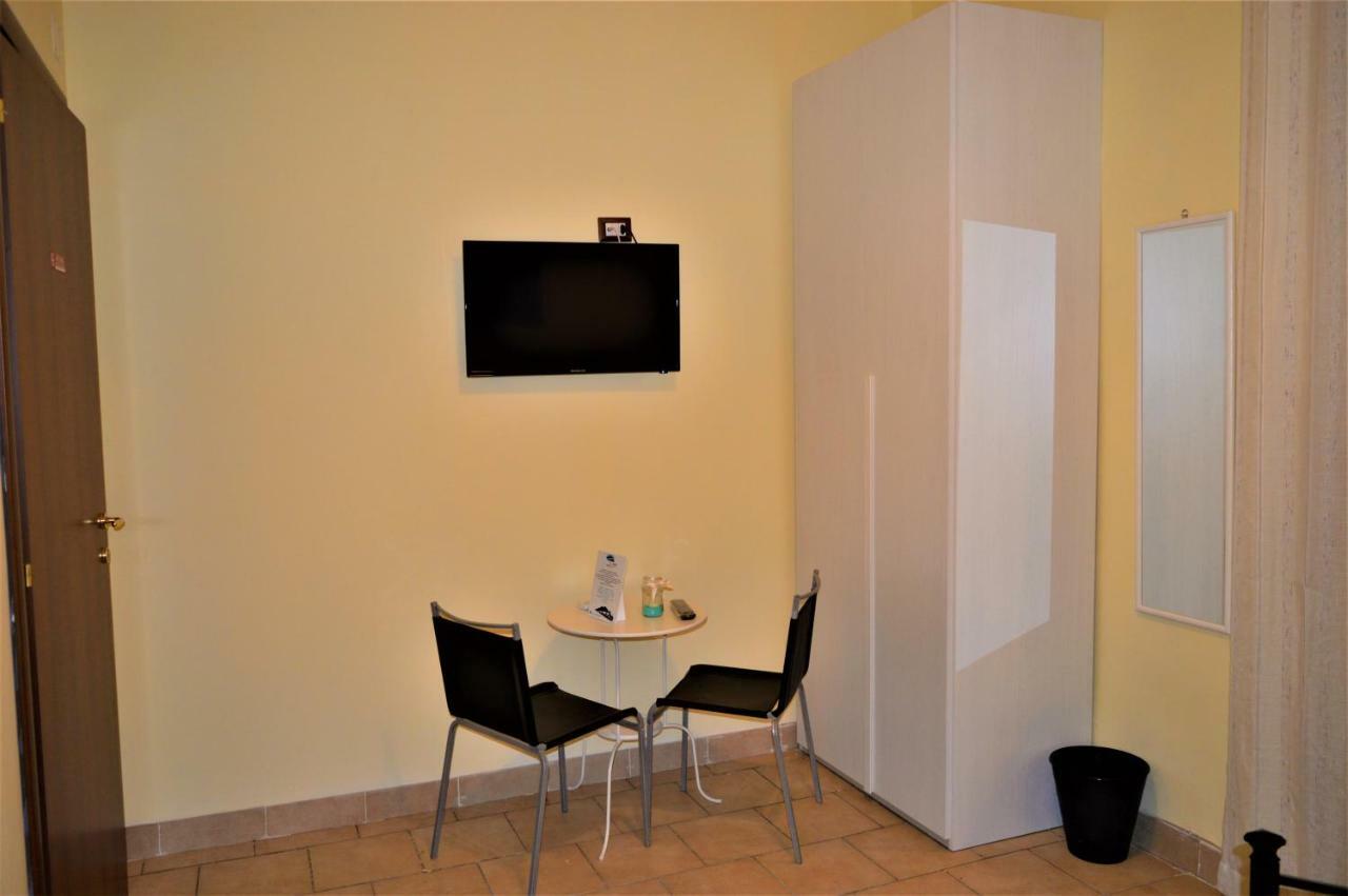Twin Room with Private External Bathroom,855059621:JPEG