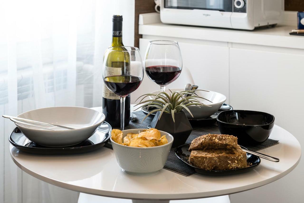 Deluxe Studio,859538882:JPEG