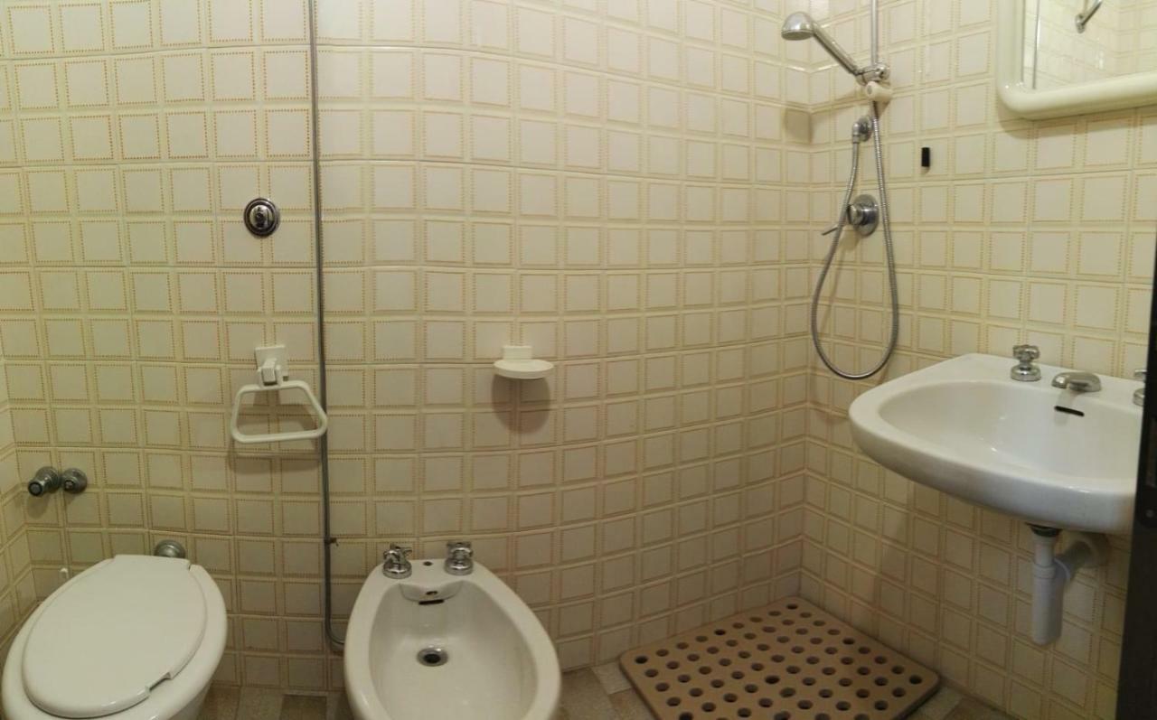 Camera Tripla