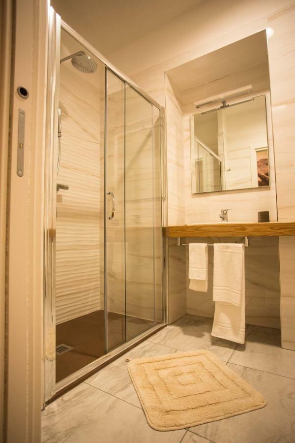 Standard Single Room with Shared Bathroom,859721516:JPEG