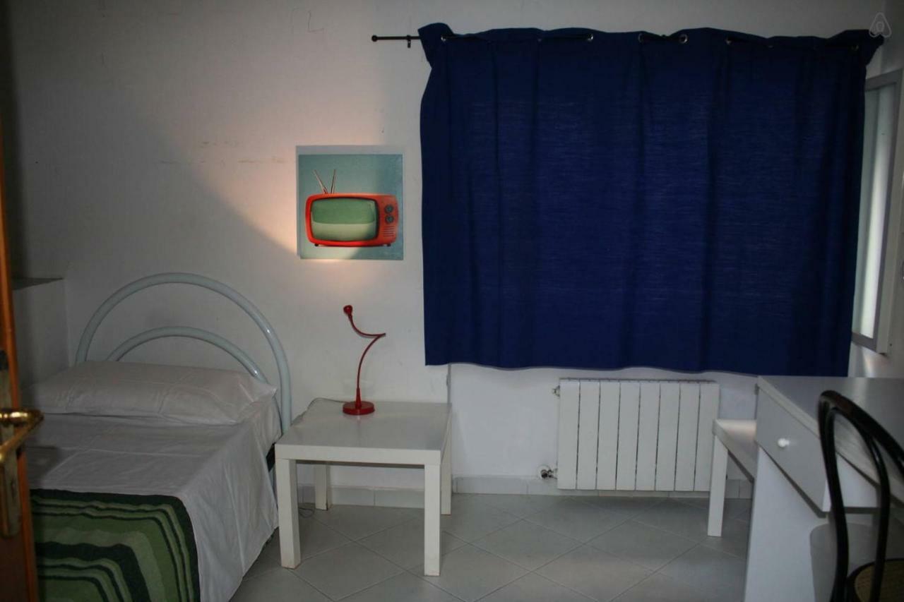 Single Room,864428564:JPEG